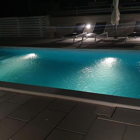 Apartmani Naomi&Leo セニ エクステリア 写真