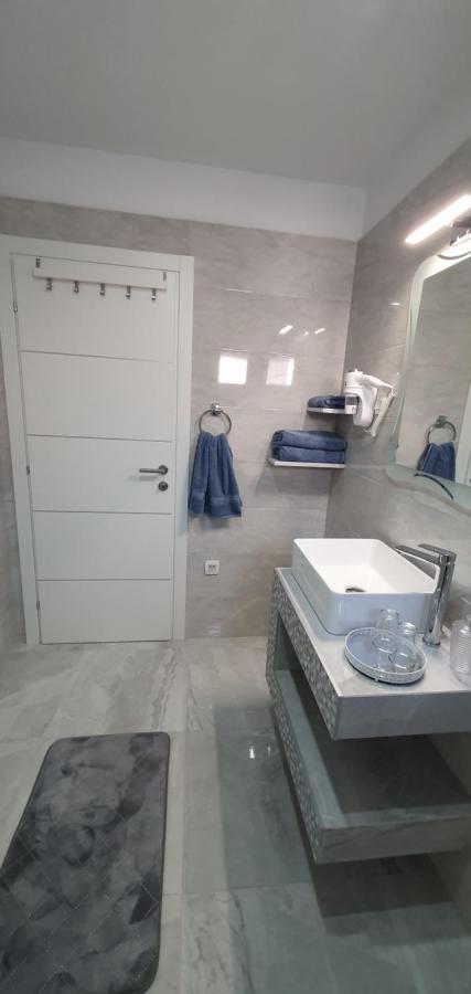 Apartmani Naomi&Leo セニ エクステリア 写真