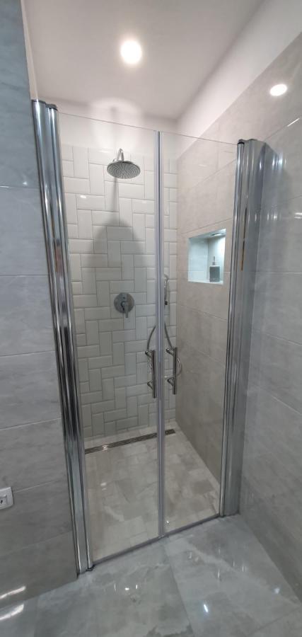 Apartmani Naomi&Leo セニ エクステリア 写真