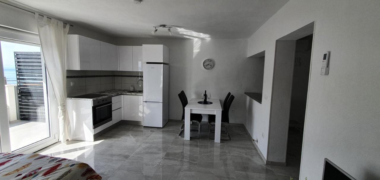 Apartmani Naomi&Leo セニ エクステリア 写真
