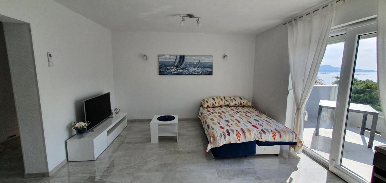 Apartmani Naomi&Leo セニ エクステリア 写真